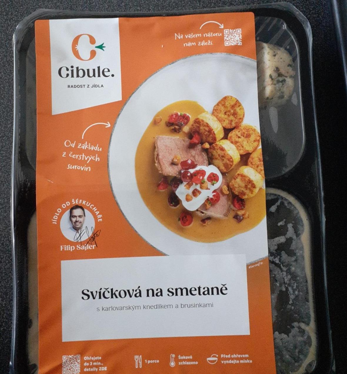 Fotografie - Svíčková na smetaně s karlovarským knedlíkem a brusinkami Cibule. Radost z jídla