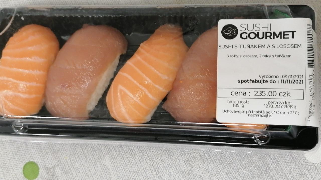 Fotografie - Sushi s tuňákem a lososem
