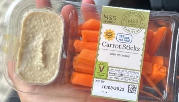 Fotografie - Carrot Sticks with Houmous M&S Food