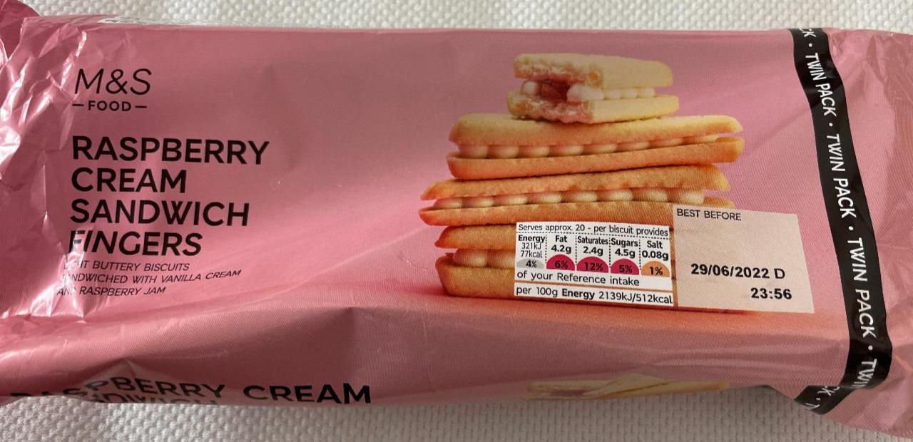 Fotografie - Raspberry Cream Sandwich Fingers M&S Food