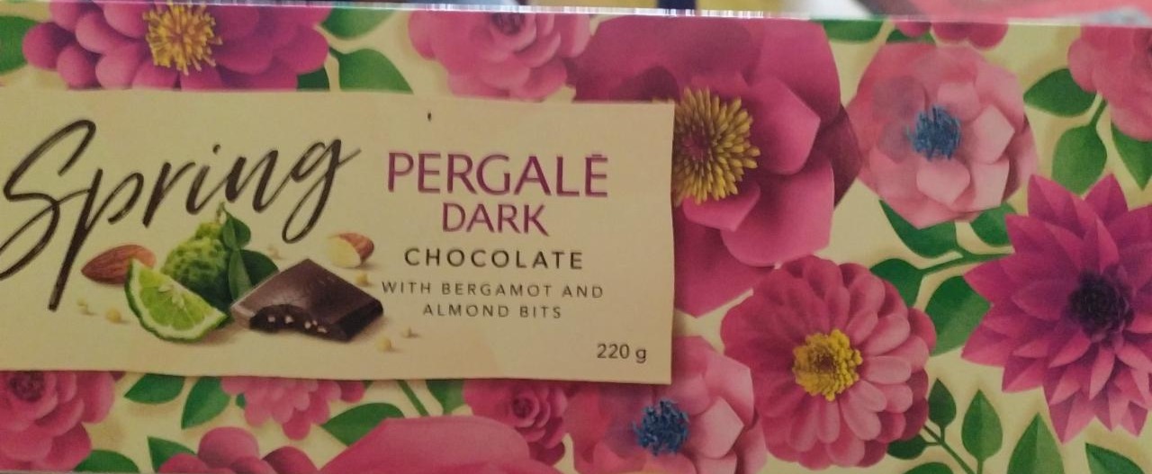 Fotografie - Dark chocolate with bergamot and almond bits Pergale