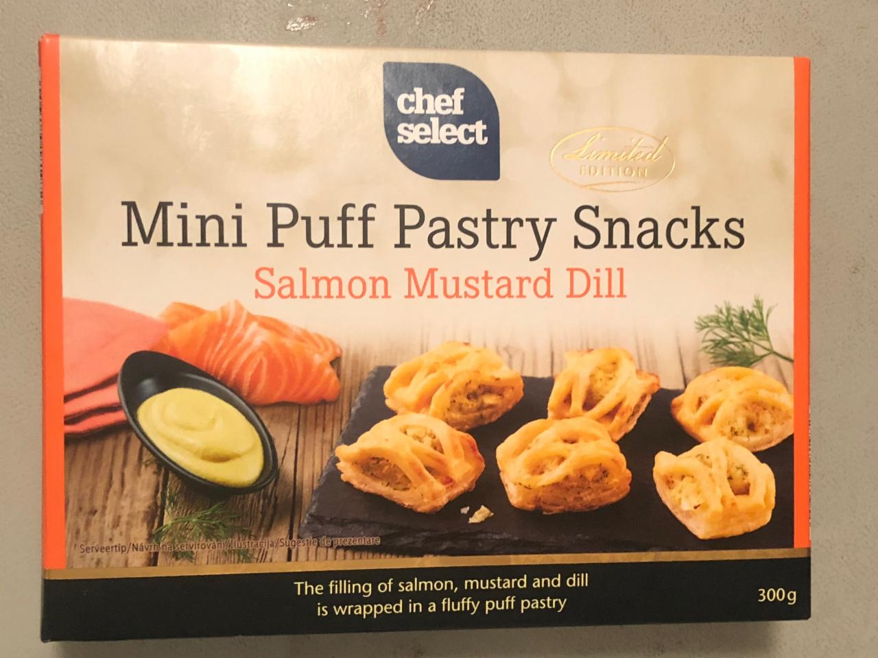 Fotografie - Mini puff pastry snacks salmon mustard dill Lidl
