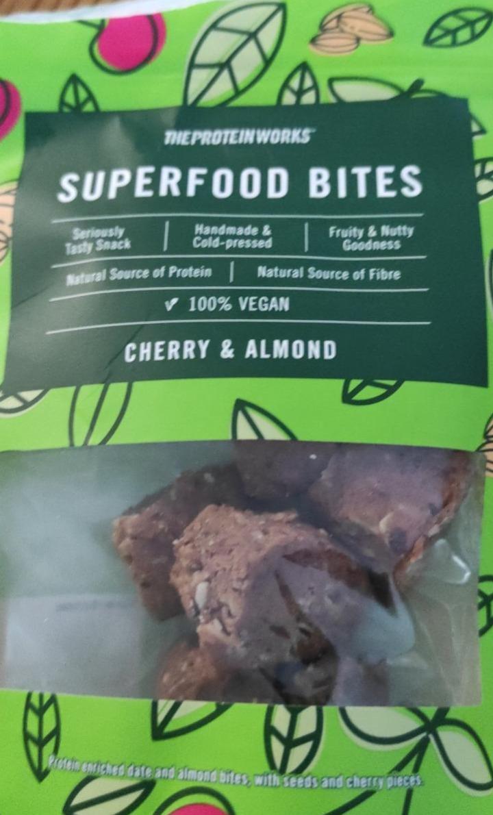Fotografie - Superfood Bites Cherry & Almond The Protein Works
