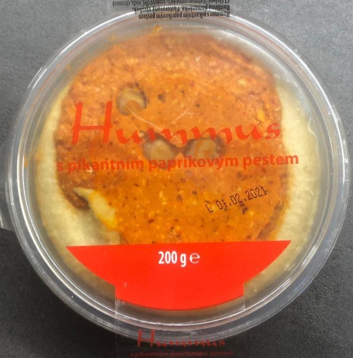 Fotografie - Hummus s pikantním paprikovým pestem