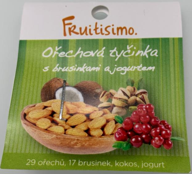 Fotografie - ořechová tyčinka s brusinkami a jogurtem Fruitisimo