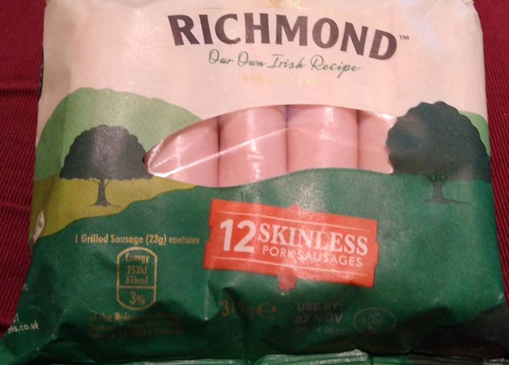 Fotografie - 12 Skinless Pork Sausages Richmond