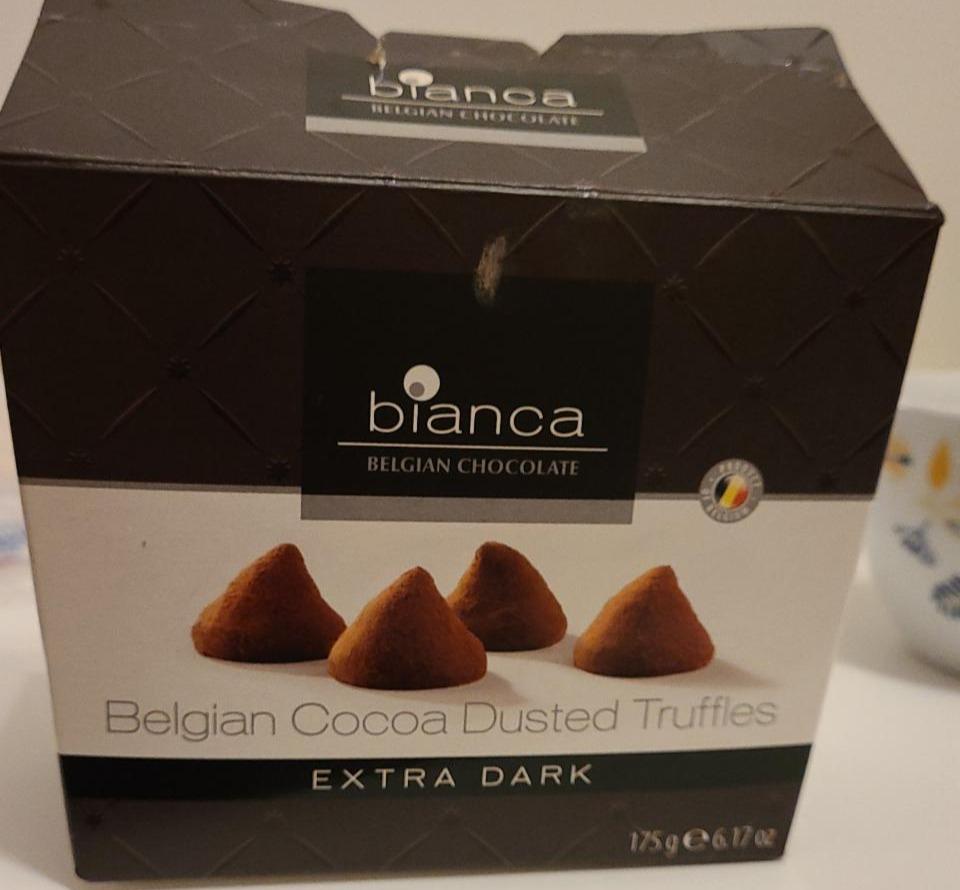 Fotografie - Belgian Cocoa Dusted Truffles Extra dark Bianca