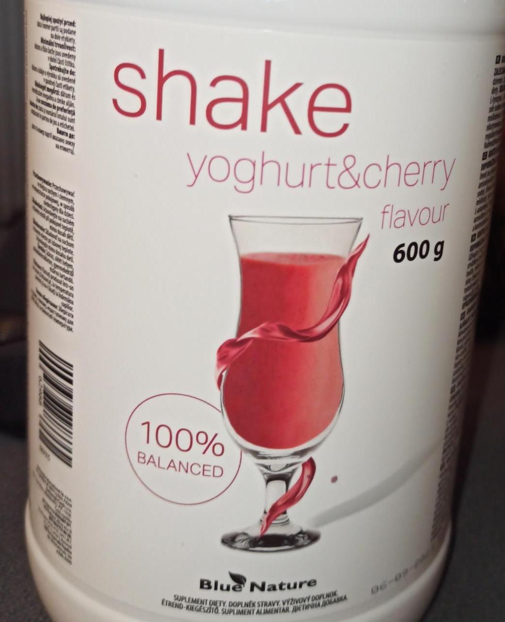Fotografie - Shake yoghurt&cherry flavour Blue Nature