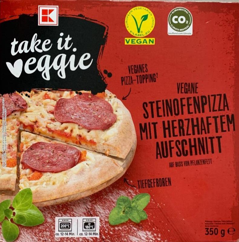 Fotografie - Vegane Steinofenpizza mit herzhaftem aufschnitt K-take it veggie