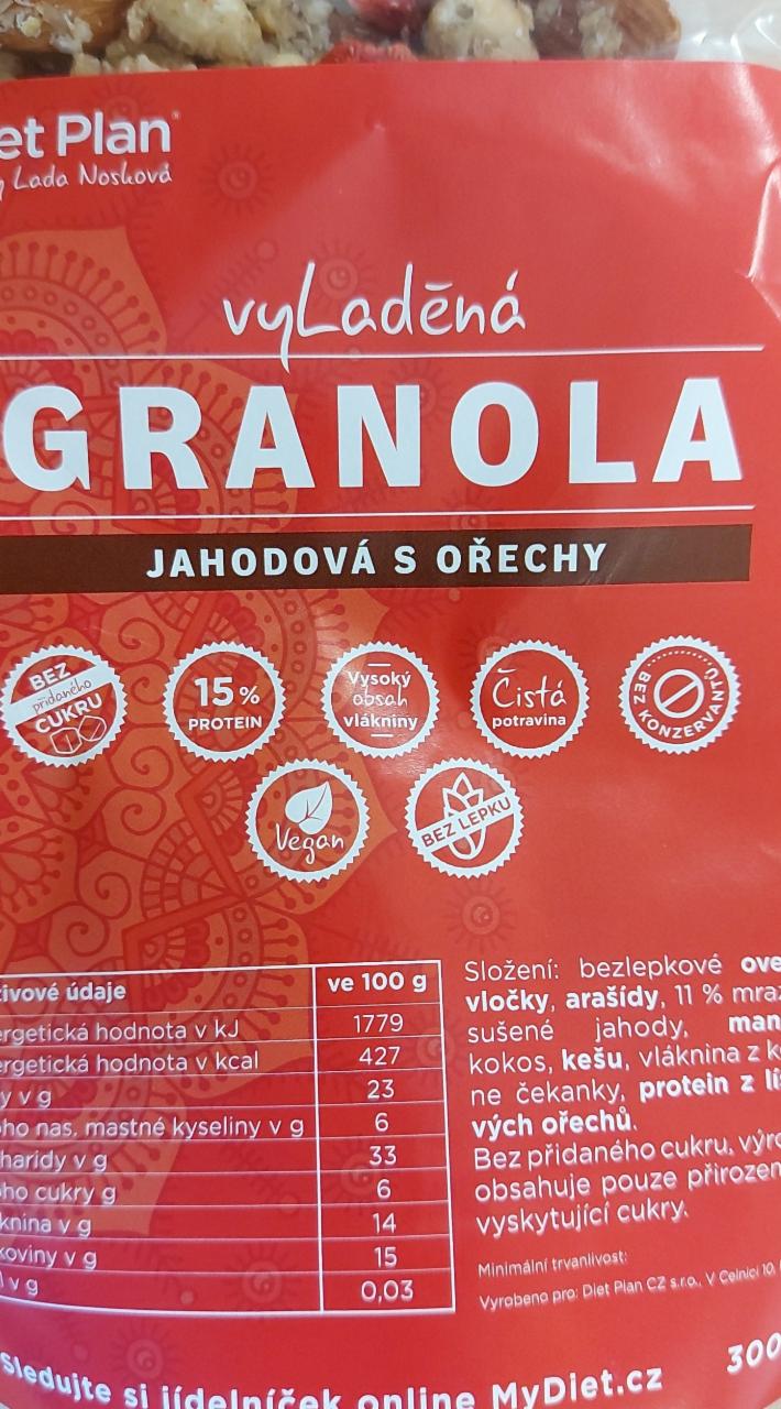 Fotografie - Granola jahodová s ořechy Diet Plan by Lada Nosková
