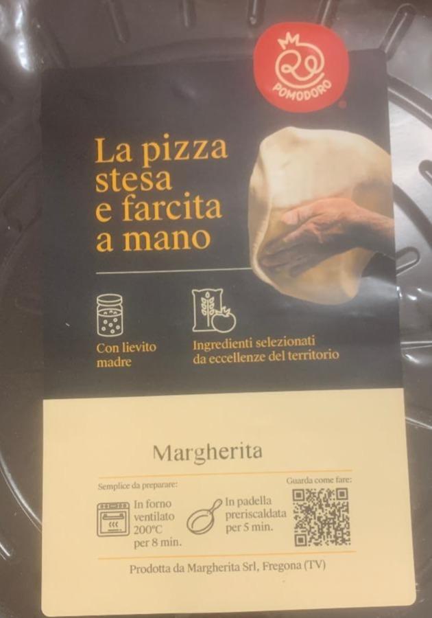 Fotografie - La pizza stesa e farcita a mano Margherita Re Pomodoro