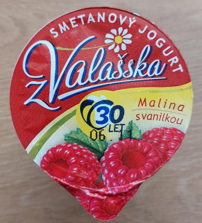 Fotografie - Smetanový jogurt z Valašska Malina s vanilkou
