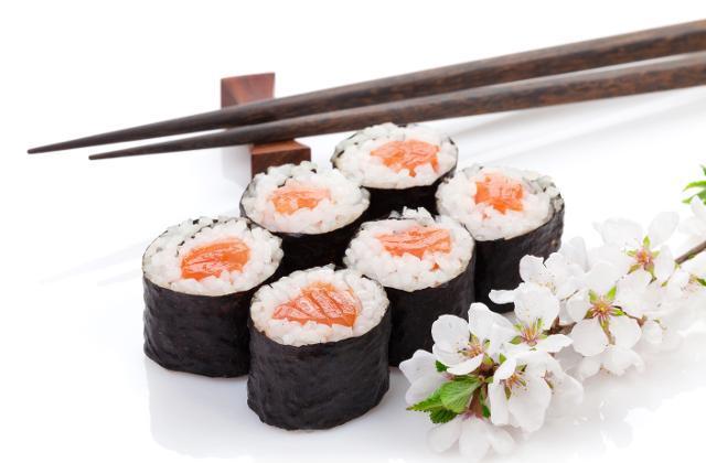 Fotografie - Sushi maki losos