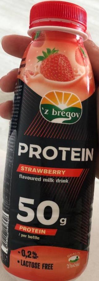 Fotografie - Protein Strawberry flavoured milk drink Z bregov