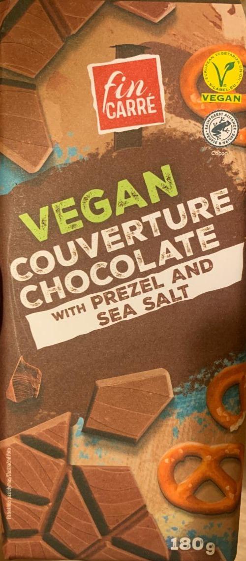 Fotografie - vegan couverture chocolate with prezel and sea salt Fin Carré