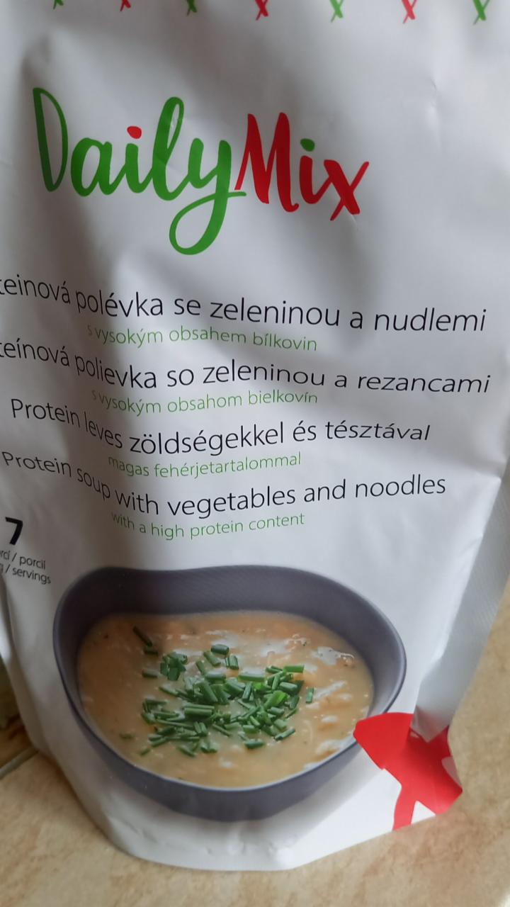 Fotografie - Proteinová polévka se zeleninou a nudlemi DailyMix