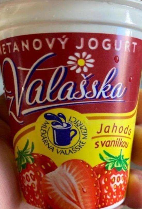 Fotografie - Smetanový jogurt z Valašska jahoda s vanilkou