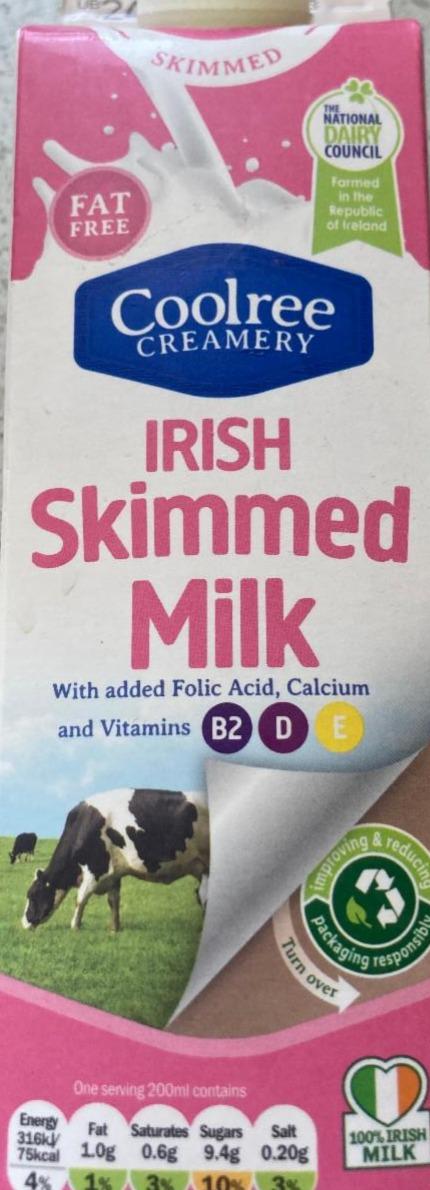 Fotografie - Irish skimmed milk Coolree creamery