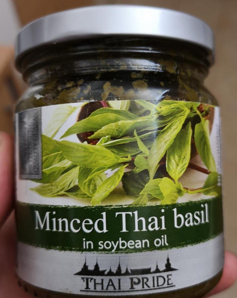 Fotografie - Minced Thai basil in soybean oil Thai Pride