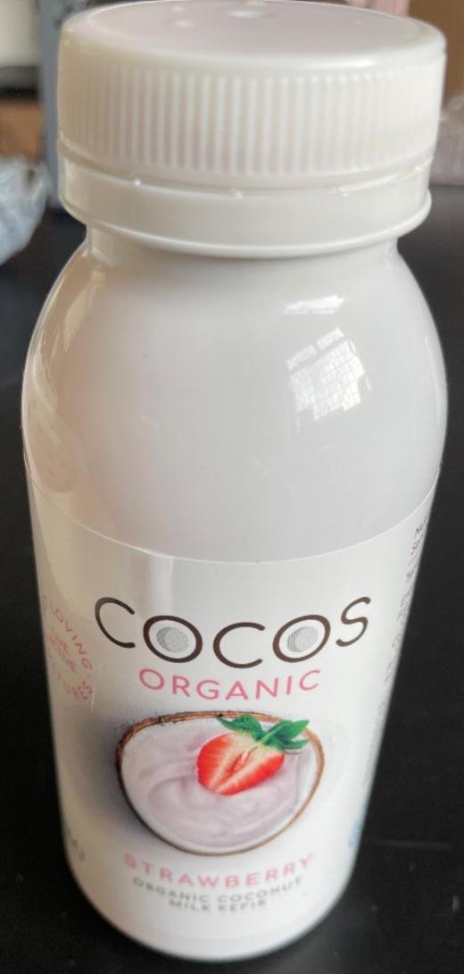Fotografie - Organic Strawberry Coconut Milk Kefir Cocos