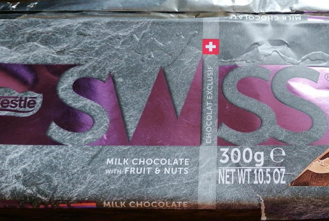 Fotografie - Swiss Milk chocolate with fruit & nuts Nestlé