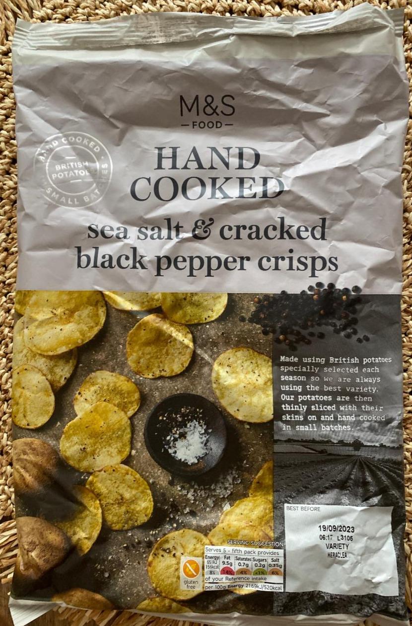Fotografie - Hand Cooked Sea Salt & Cracked Black Pepper Crisps M&S Food