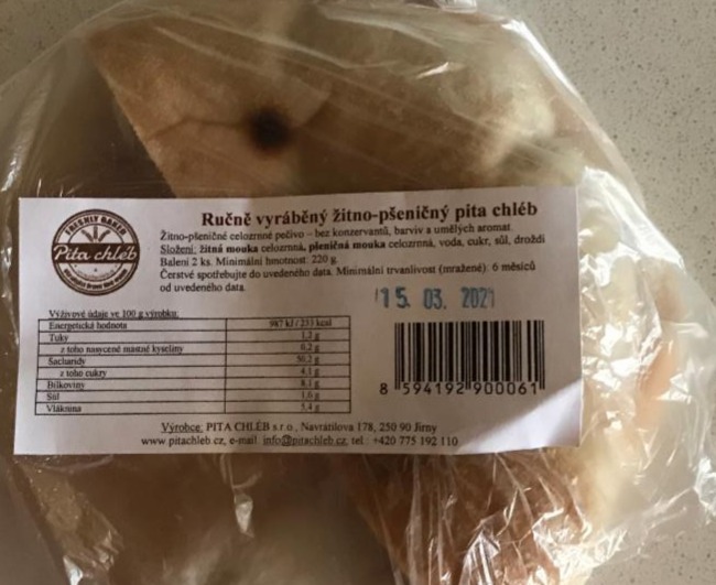 Fotografie - žitno pšeničný pita chléb