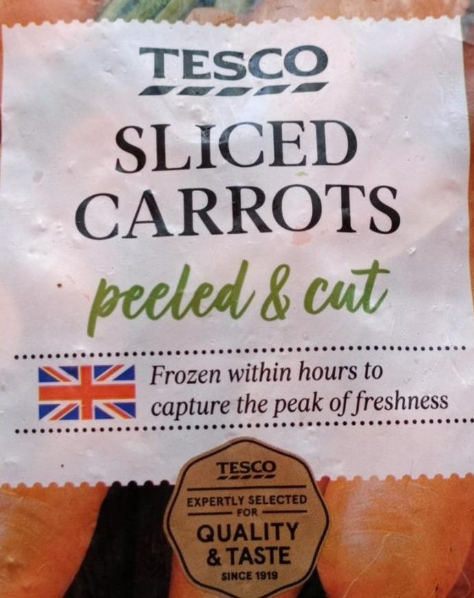Fotografie - Sliced carrots peeled & cut Tesco