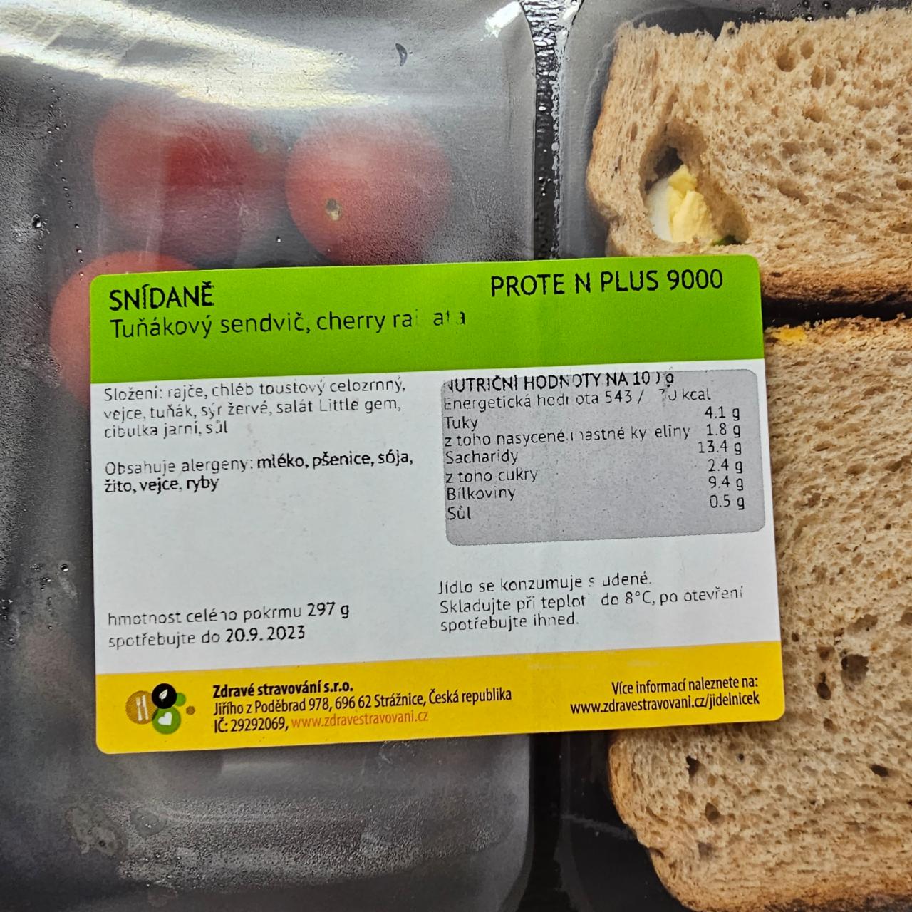 Fotografie - Tuňákový sendvič, cherry rajčata, zdravé stravování, PROTEIN PLUS 9000