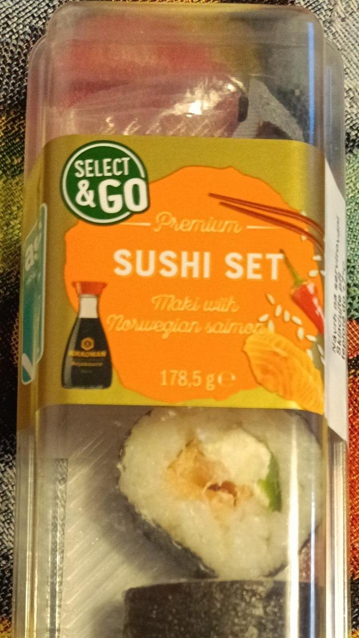 Fotografie - Premium Sushi Set Maki with Norwegian salmon Select&Go