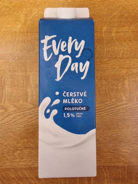 Fotografie - Čerstvé mléko polotučné 1,5% obsah tuku EveryDay