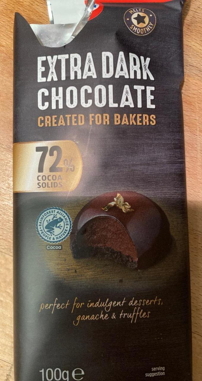 Fotografie - Extra dark chocolate 72% created for bakers Dr.Oetker