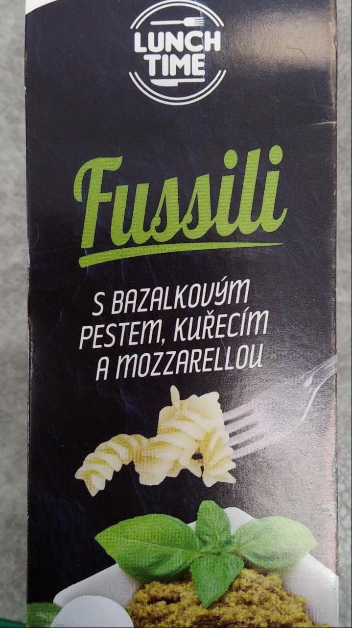 Fotografie - Fussili s bazalkovým pestem kuřecím masem a mozzarellou