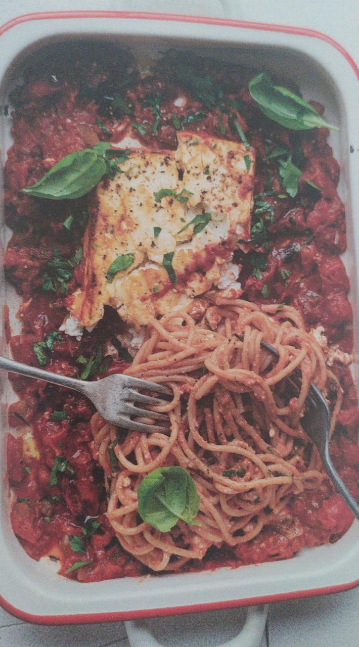 Fotografie - špagety s omáčkou ze sýru feta