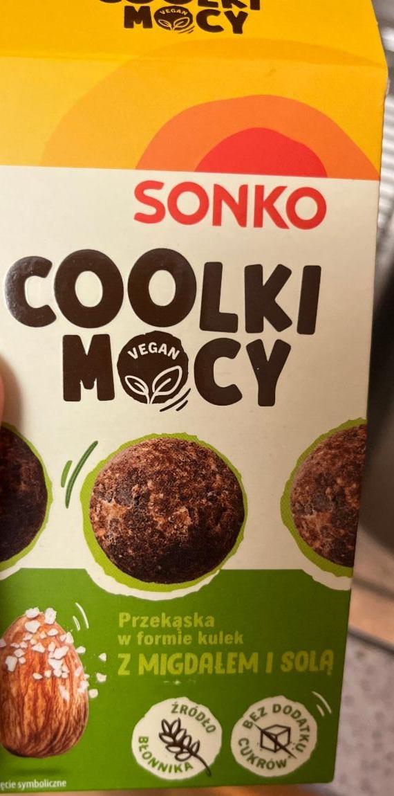 Fotografie - Coolki Mocy Przekąska w formie kulek z migdałami i solą Sonko