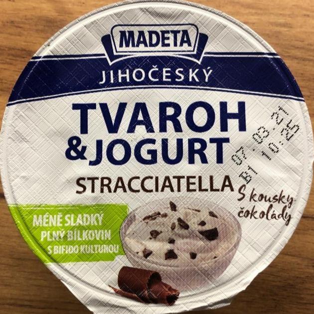 Fotografie - Jihočeský Tvaroh & Jogurt Stracciatella méně sladký Madeta