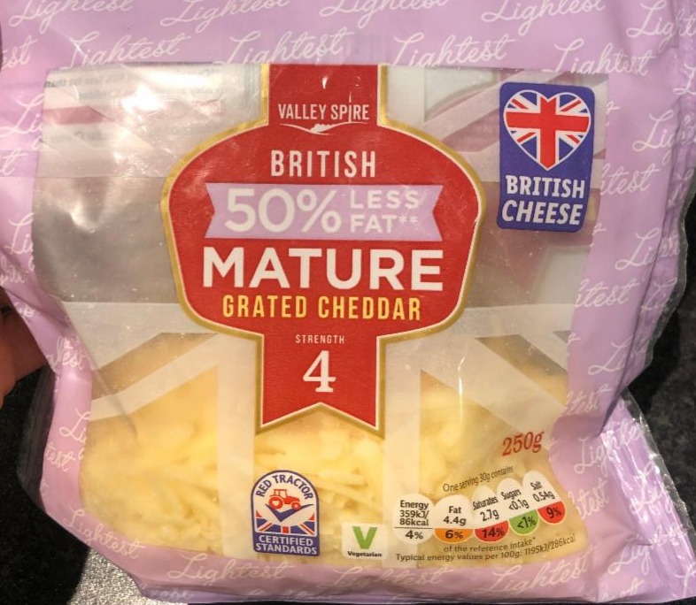Fotografie - Grated Cheddar 50% less fat Valley Spire