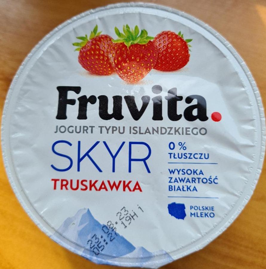 Fotografie - Jogurt typu islandzkiego Skyr Truskawka FruVita