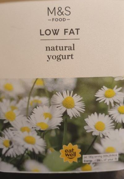 Fotografie - M&S Low Fat Natural Yoghurt 