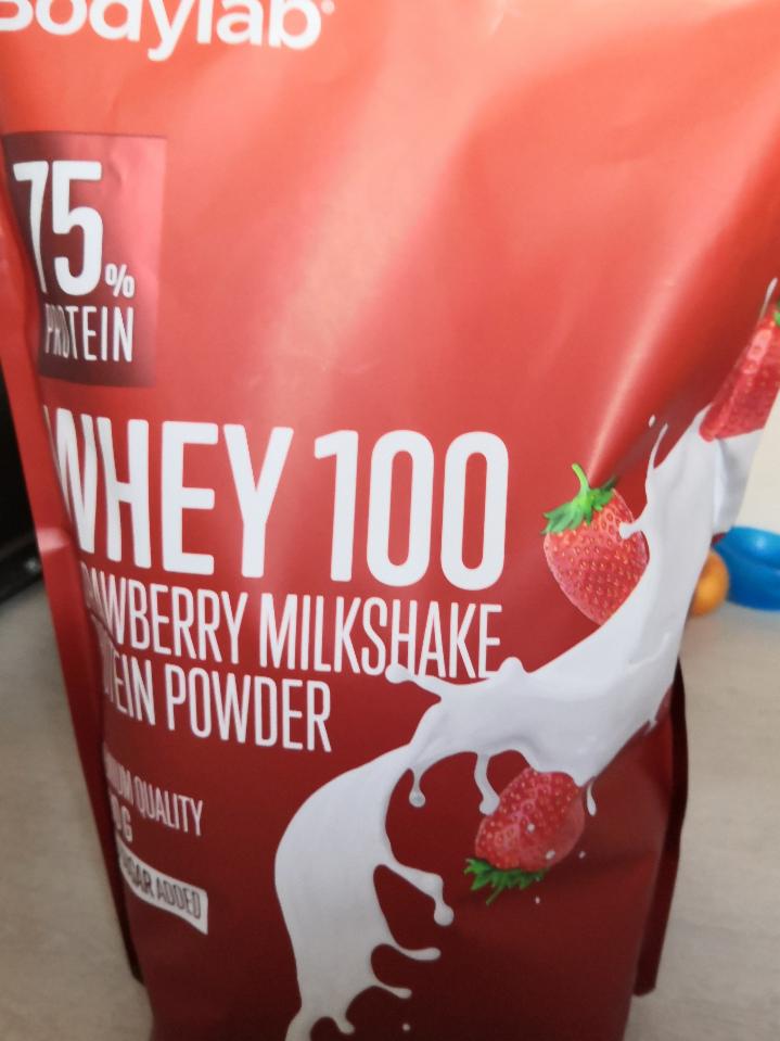 Fotografie - Whey Protein 100 Strawberry Milkshake protein powder Bodylab