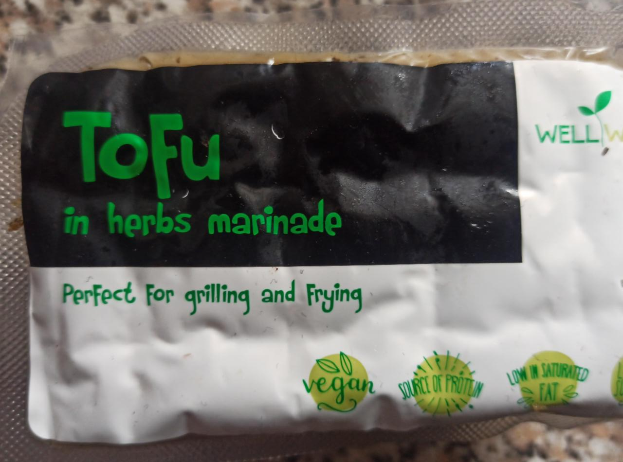Fotografie - Tofu in herbs marinade WellWell
