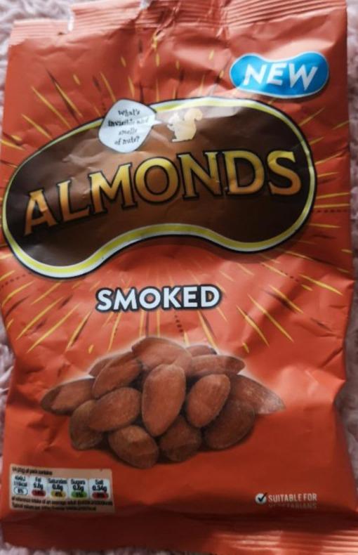 Fotografie - Almonds Smoked nutty fun