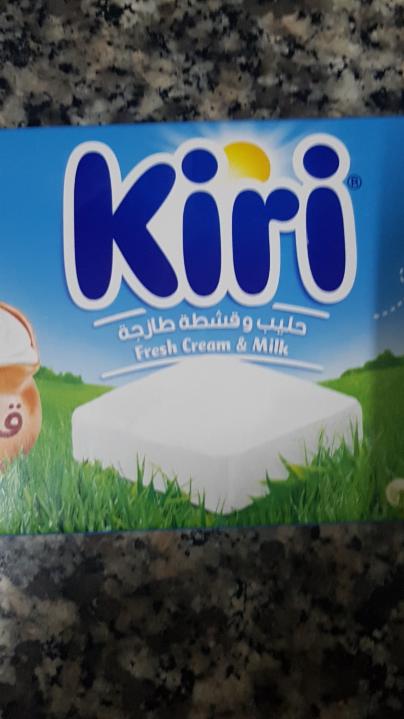 Fotografie - Kiri fresh cream and milk