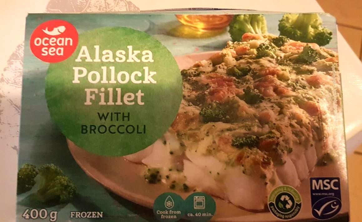 Fotografie - Alaska Pollock Filet with broccoli Ocean Sea