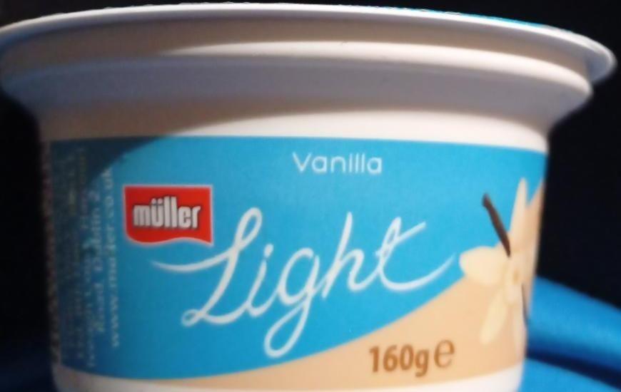 Fotografie - Light Vanilla Fat Free Yogurt Müller