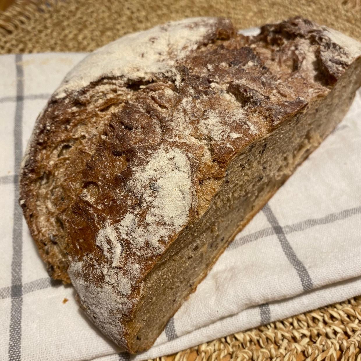 Fotografie - chléb kváskový žitno pšeničný