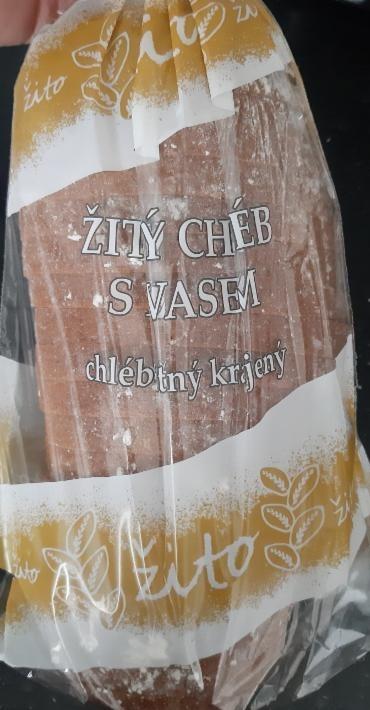 Fotografie - žitný chléb s kvasem krájený PAC Hořovice