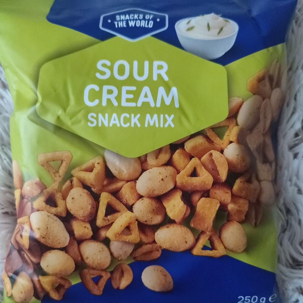 Fotografie - Sour Cream Snack Mix Snacks of the world