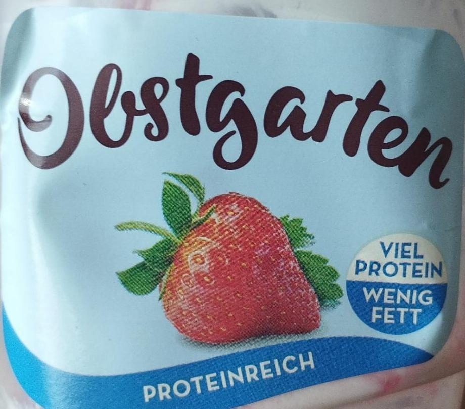 Fotografie - Obstgarten mit Erdbeeren proteinreich Danone