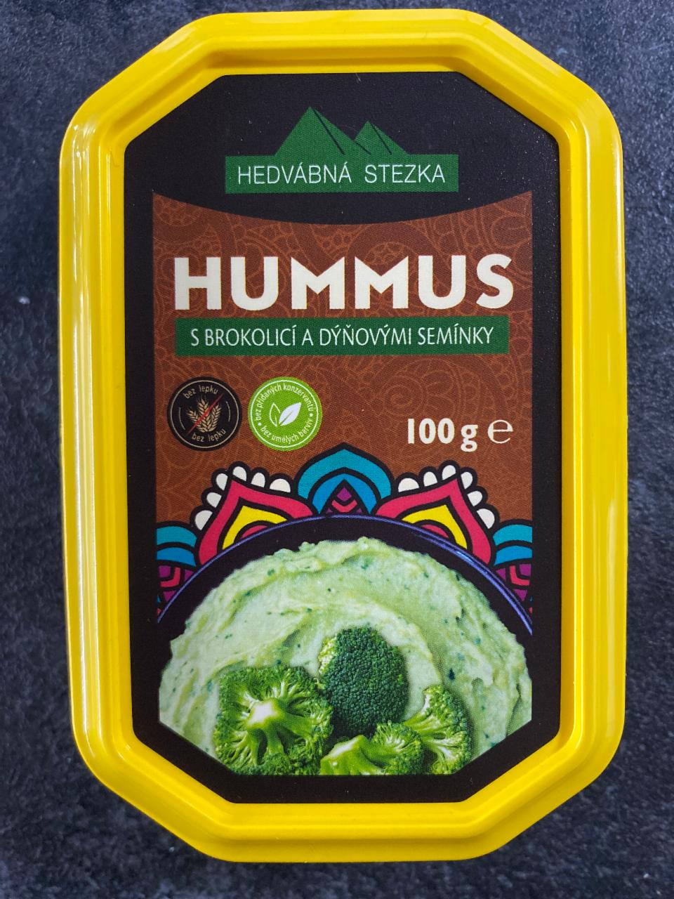 Fotografie - Hummus s brokolicí a dýňovými semínky Hedvábná stezka